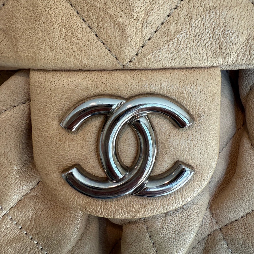 Chanel Beige Quilted Shoulder Bag - Picture 7 of 8